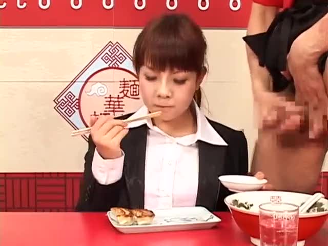 She eats as guys cum on her foods - Japanese Mobile Porn